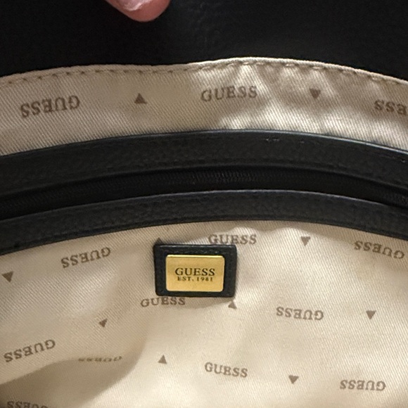 Guess Black Shoulder Bag with Gold Chain - Picture 5 of 8